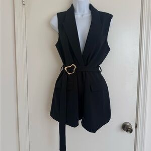 Elegant Black Sleeveless Vest with Heart Buckle
